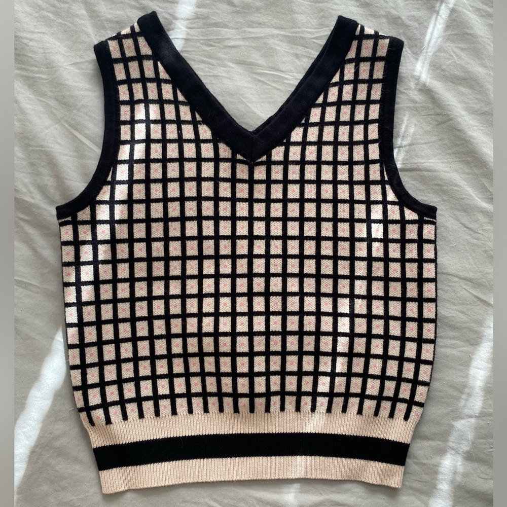 Patterned sweater vest